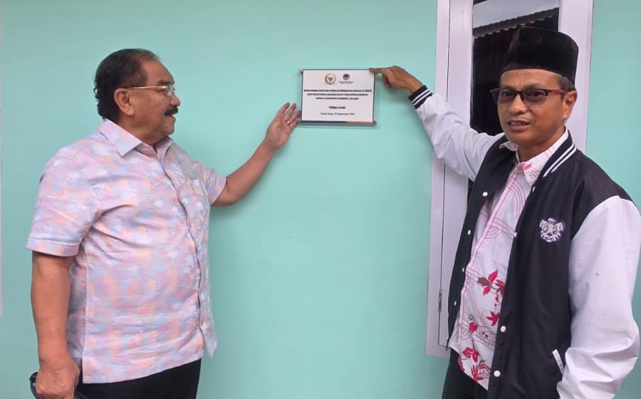 Shadiq Pasadigoe Tinjau Bantuan Bedah Rumah di Tanah Datar